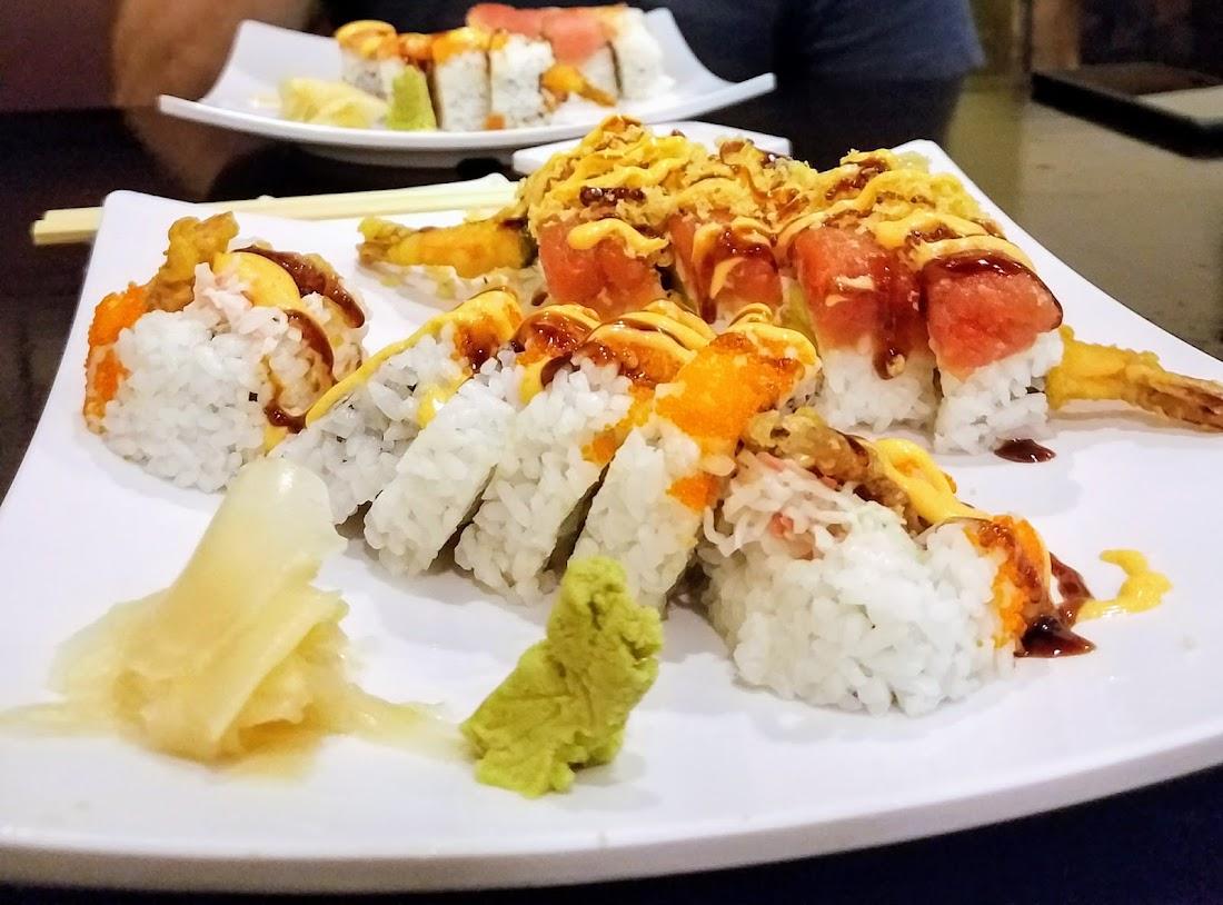 Sushi Yuka: Roll & Pho